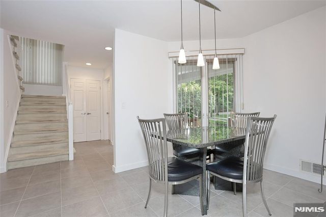 30 Reagan Way 530A, Twp Of Washington, NJ 07676