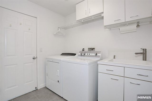30 Reagan Way 530A, Twp Of Washington, NJ 07676