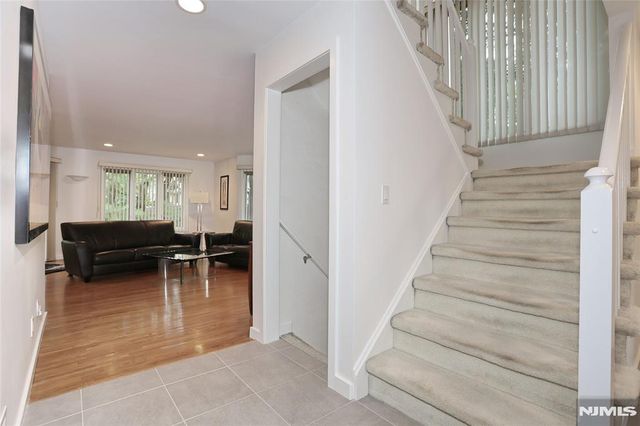 30 Reagan Way 530A, Twp Of Washington, NJ 07676