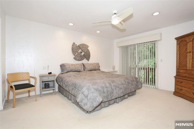 30 Reagan Way 530A, Twp Of Washington, NJ 07676