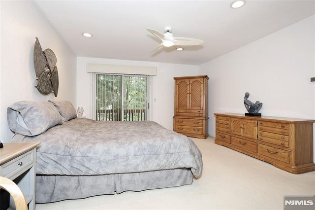 30 Reagan Way 530A, Twp Of Washington, NJ 07676