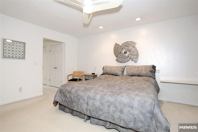 30 Reagan Way 530A, Twp Of Washington, NJ 07676