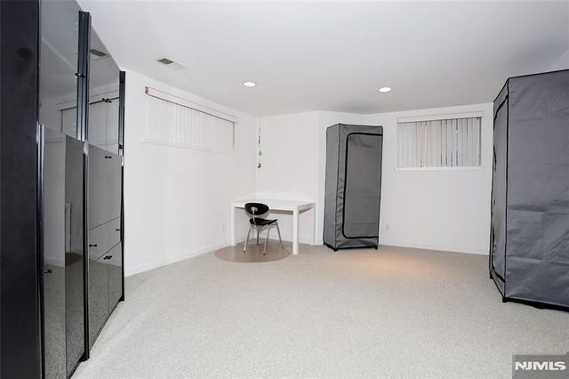 30 Reagan Way 530A, Twp Of Washington, NJ 07676