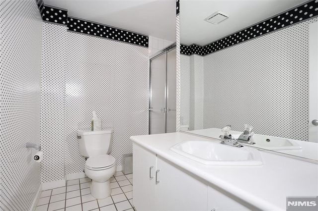 30 Reagan Way 530A, Twp Of Washington, NJ 07676