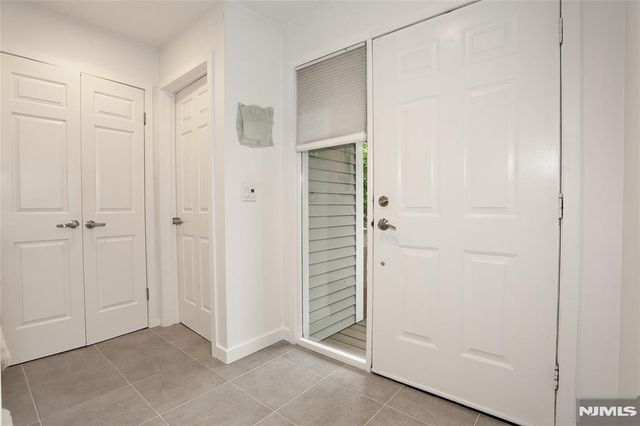 30 Reagan Way 530A, Twp Of Washington, NJ 07676