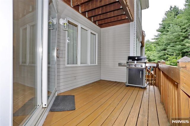 30 Reagan Way 530A, Twp Of Washington, NJ 07676