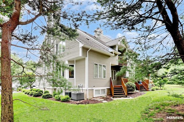 30 Reagan Way 530A, Twp Of Washington, NJ 07676