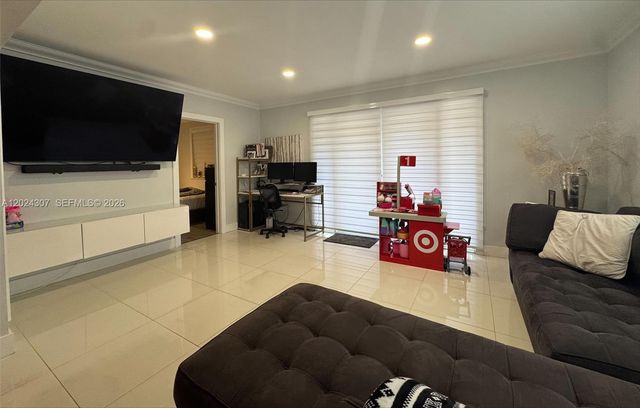 11235 NW 62nd Ave, Hialeah, FL 33012