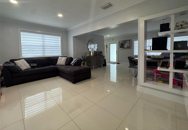 11235 NW 62nd Ave, Hialeah, FL 33012