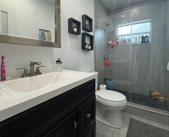 11235 NW 62nd Ave, Hialeah, FL 33012