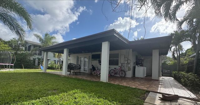 11235 NW 62nd Ave, Hialeah, FL 33012