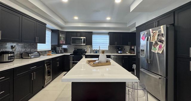 11235 NW 62nd Ave, Hialeah, FL 33012