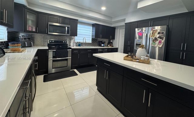 11235 NW 62nd Ave, Hialeah, FL 33012