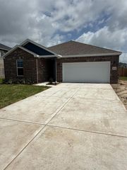 8207 Coral Drive, Texas City, TX 77591