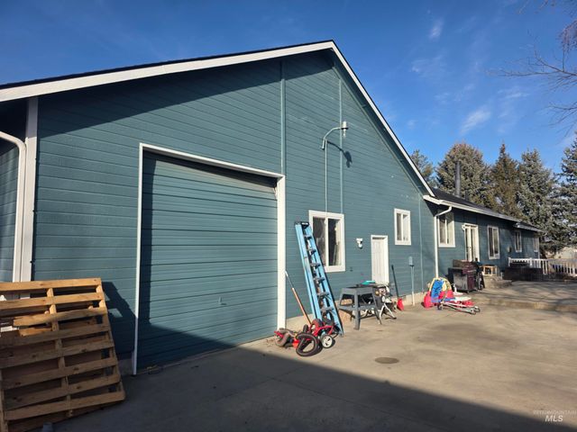 4864 N Larkwood Pl, Meridian, ID 83646