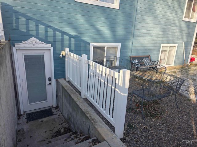 4864 N Larkwood Pl, Meridian, ID 83646