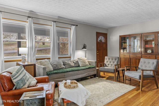 8635 Widener Rd, Knoxville, TN 37920