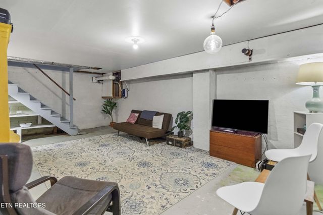 8635 Widener Rd, Knoxville, TN 37920