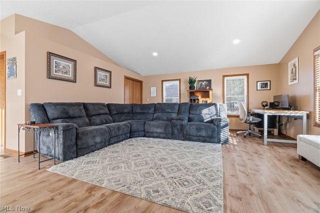 3596 Rolling Ridge Road NE, Canton, OH 44721