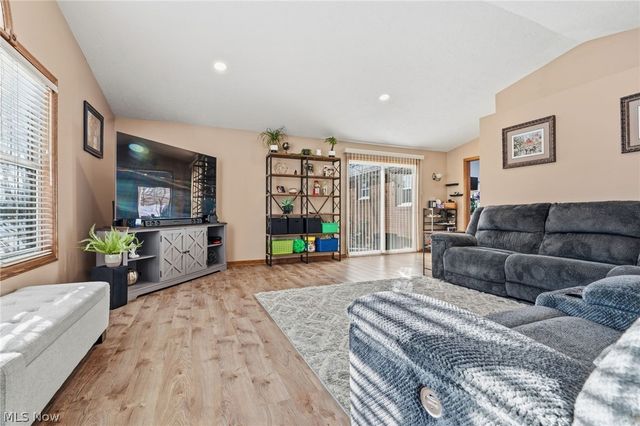 3596 Rolling Ridge Road NE, Canton, OH 44721