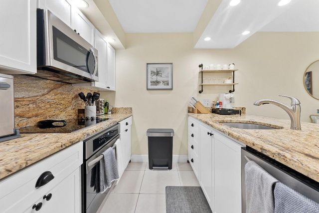 656 Kensington Place 12b, Fort Lauderdale, FL 33305