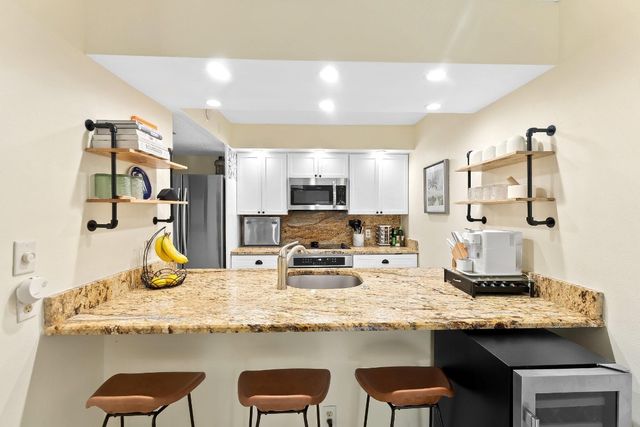 656 Kensington Place 12b, Fort Lauderdale, FL 33305