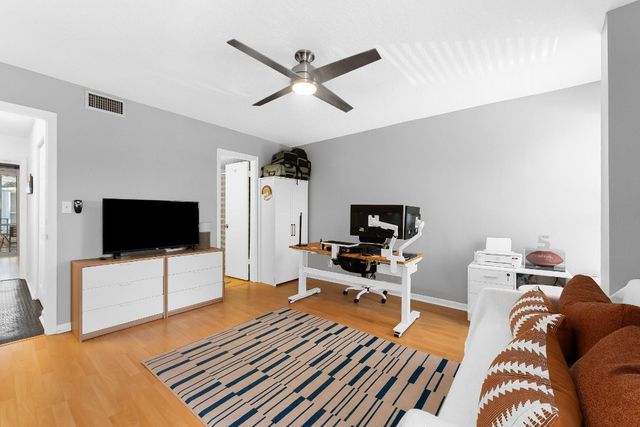 656 Kensington Place 12b, Fort Lauderdale, FL 33305