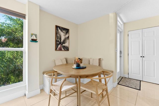 656 Kensington Place 12b, Fort Lauderdale, FL 33305