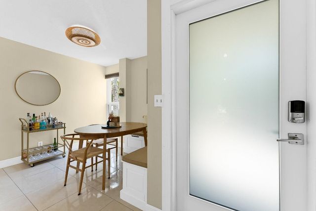 656 Kensington Place 12b, Fort Lauderdale, FL 33305