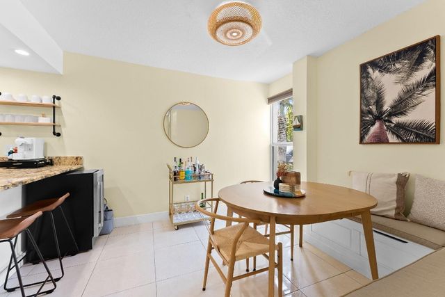 656 Kensington Place 12b, Fort Lauderdale, FL 33305