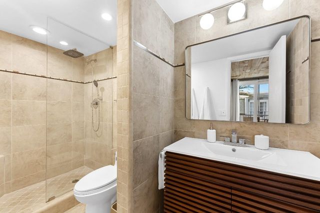 656 Kensington Place 12b, Fort Lauderdale, FL 33305