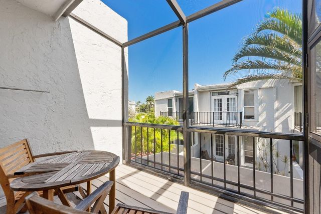 656 Kensington Place 12b, Fort Lauderdale, FL 33305