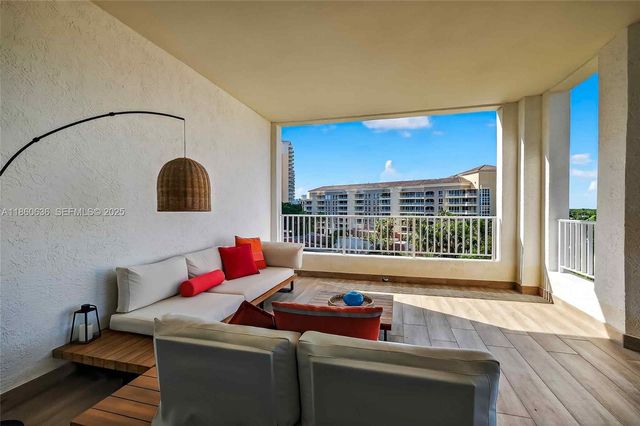 715 Crandon Blvd Ph-5 PH-5, Key Biscayne, FL 33149