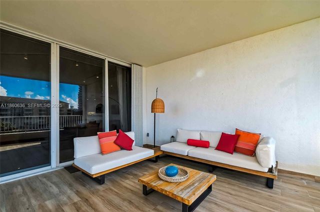 715 Crandon Blvd Ph-5 PH-5, Key Biscayne, FL 33149
