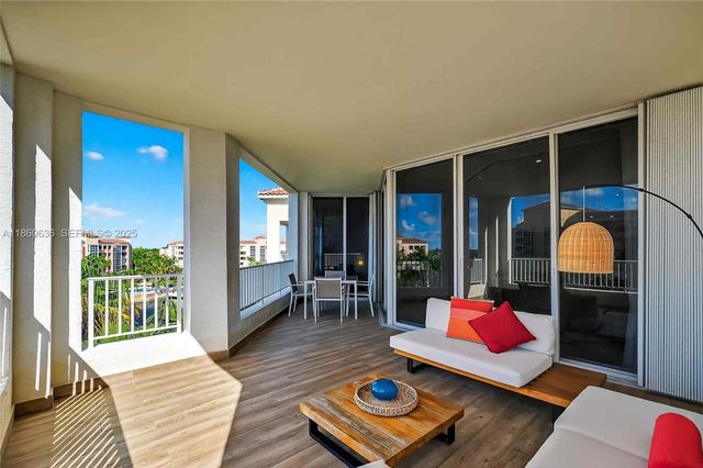 715 Crandon Blvd Ph-5 PH-5, Key Biscayne, FL 33149