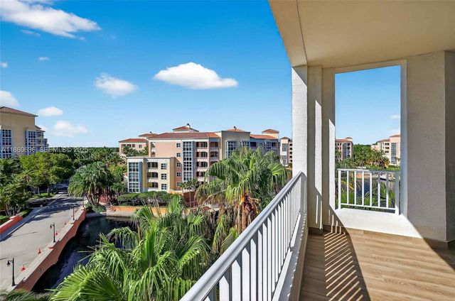 715 Crandon Blvd Ph-5 PH-5, Key Biscayne, FL 33149