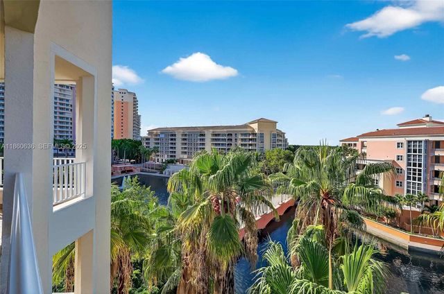715 Crandon Blvd Ph-5 PH-5, Key Biscayne, FL 33149