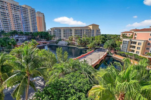 715 Crandon Blvd Ph-5 PH-5, Key Biscayne, FL 33149