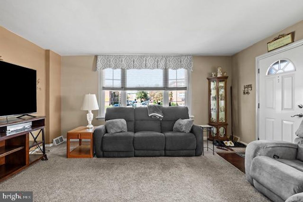 2047 NESTER ST, PHILADELPHIA, PA 19115 — photo 5