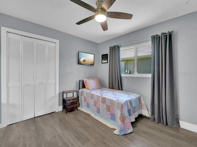 526 SE 34TH STREET, Cape Coral, FL 33904