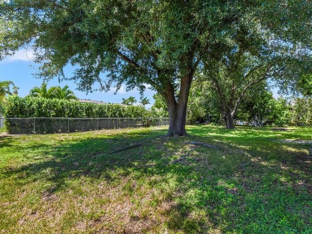 526 SE 34TH STREET, Cape Coral, FL 33904
