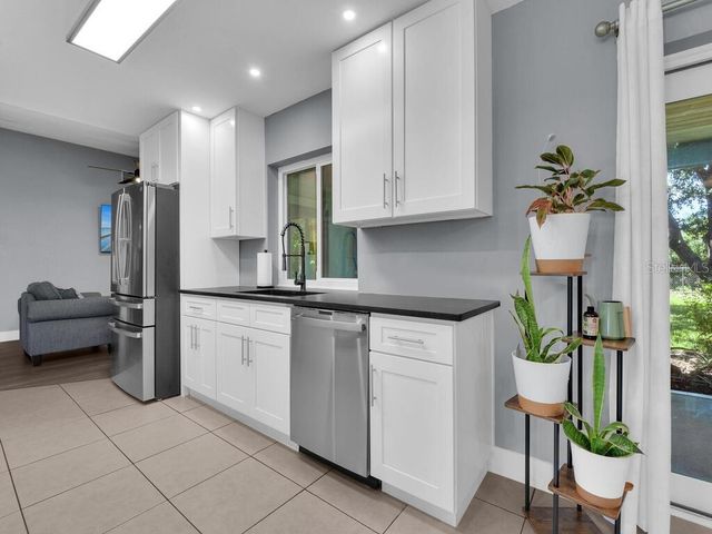 526 SE 34TH STREET, Cape Coral, FL 33904