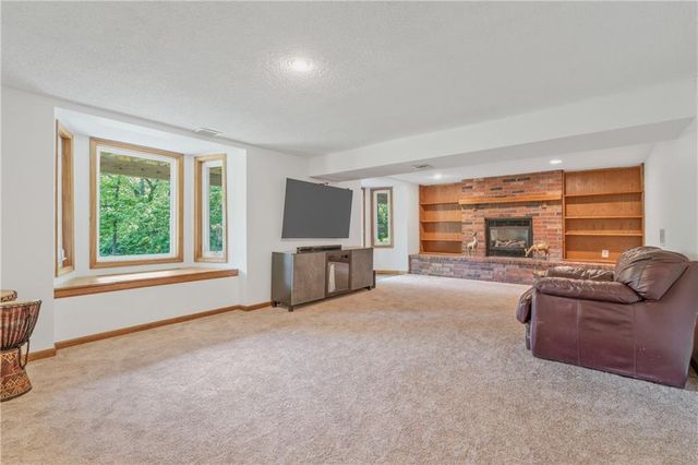 2405 E 125th Street, Kansas City, MO 64146