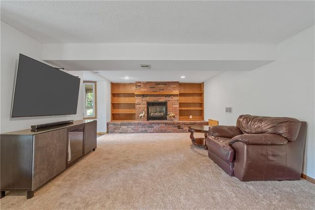 2405 E 125th Street, Kansas City, MO 64146