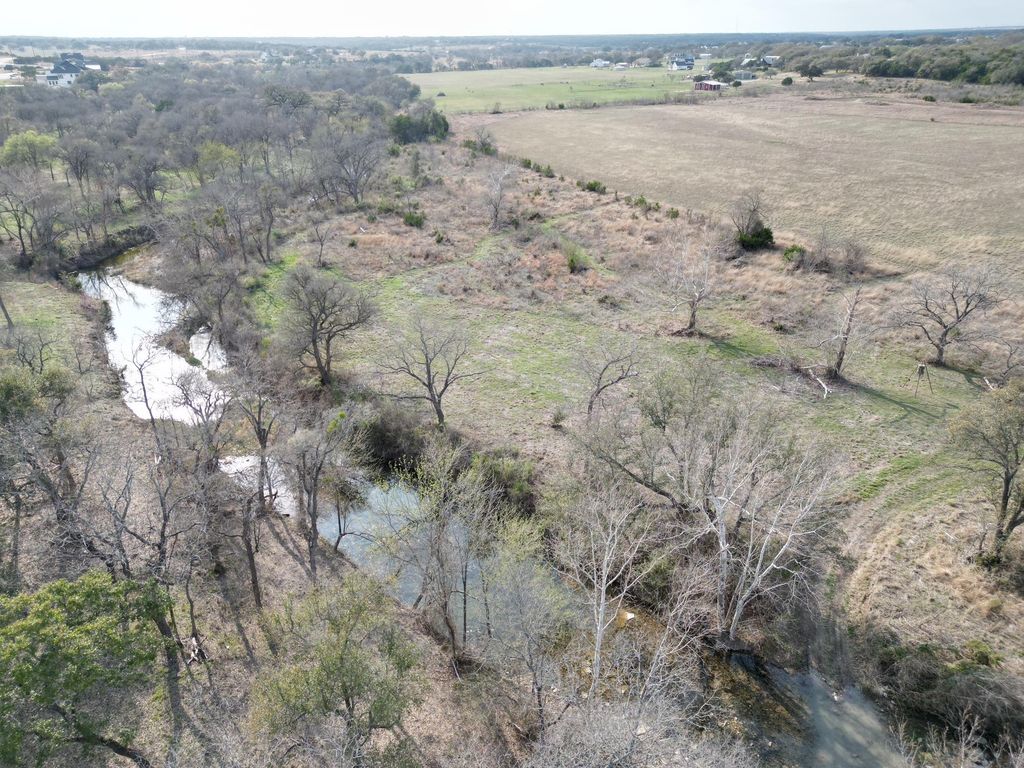 109 Scotty LN, Liberty Hill, TX 78642