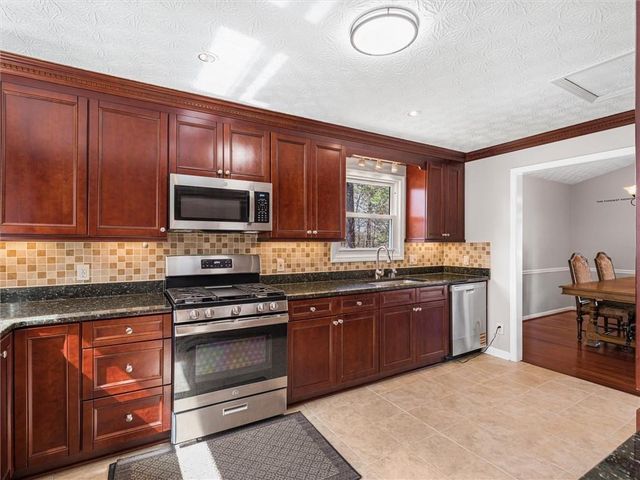 437 Sweetgum Drive, Woodstock, GA 30188