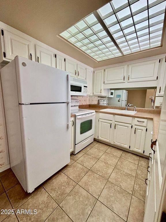 10330 W THUNDERBIRD Boulevard A338, Sun City, AZ 85351 — photo 5
