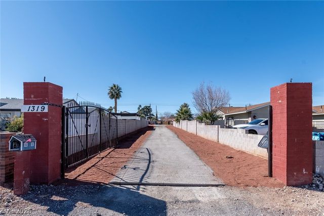 1319 Lindell Road, Las Vegas, NV 89146
