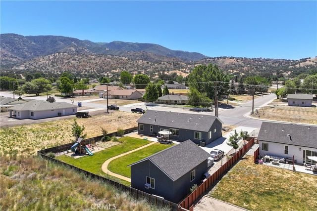 28301 stallion springs drive, Tehachapi, CA 93561