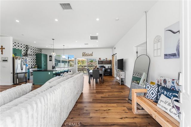28301 stallion springs drive, Tehachapi, CA 93561